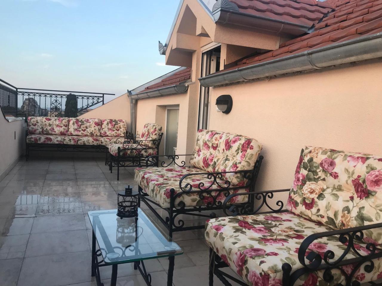 New And Nice Apartments Kragujevac Luaran gambar