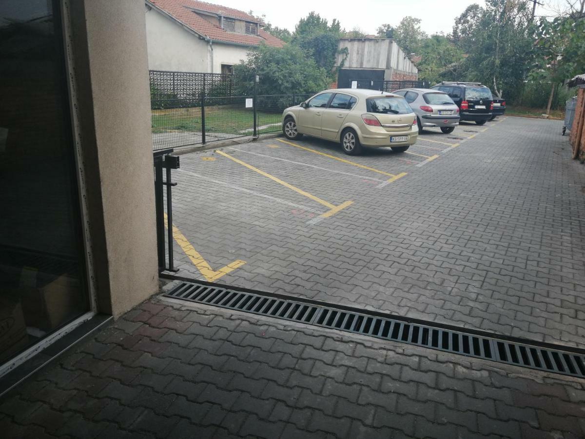 New And Nice Apartments Kragujevac Luaran gambar